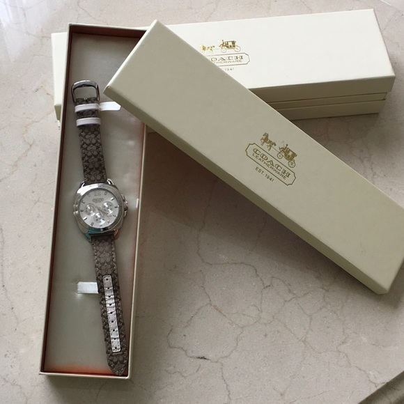 Coach Watch - Picture 1 of 8